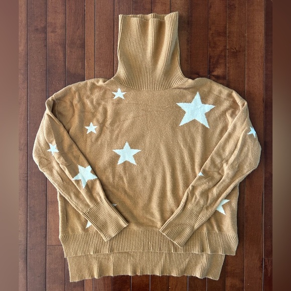 Star Patterned Turtleneck Camel Tan Sweater Size Small - Picture 1 of 6
